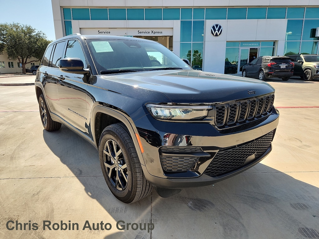 Used 2025 Jeep Grand Cherokee Laredo SUV