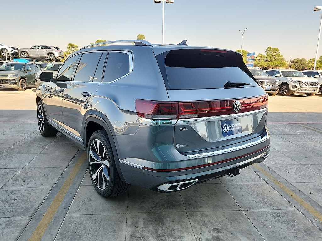 Used 2024 Volkswagen Atlas 2.0T SEL Premium R-Line SUV