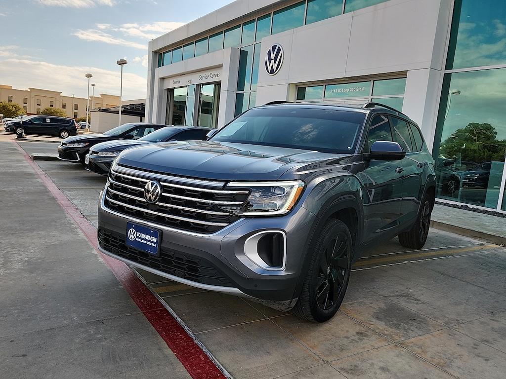 Used 2024 Volkswagen Atlas 2.0T SE w/Technology SUV