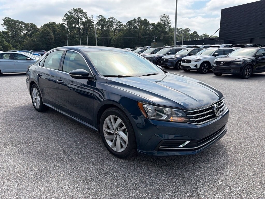 Used 2018 Volkswagen Passat 2.0T SE Sedan