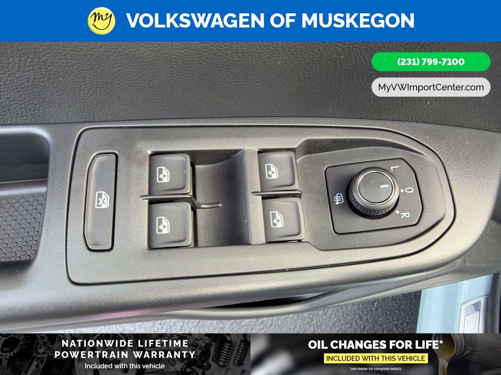 2027 Volkswagen Taos SE - Photo 11
