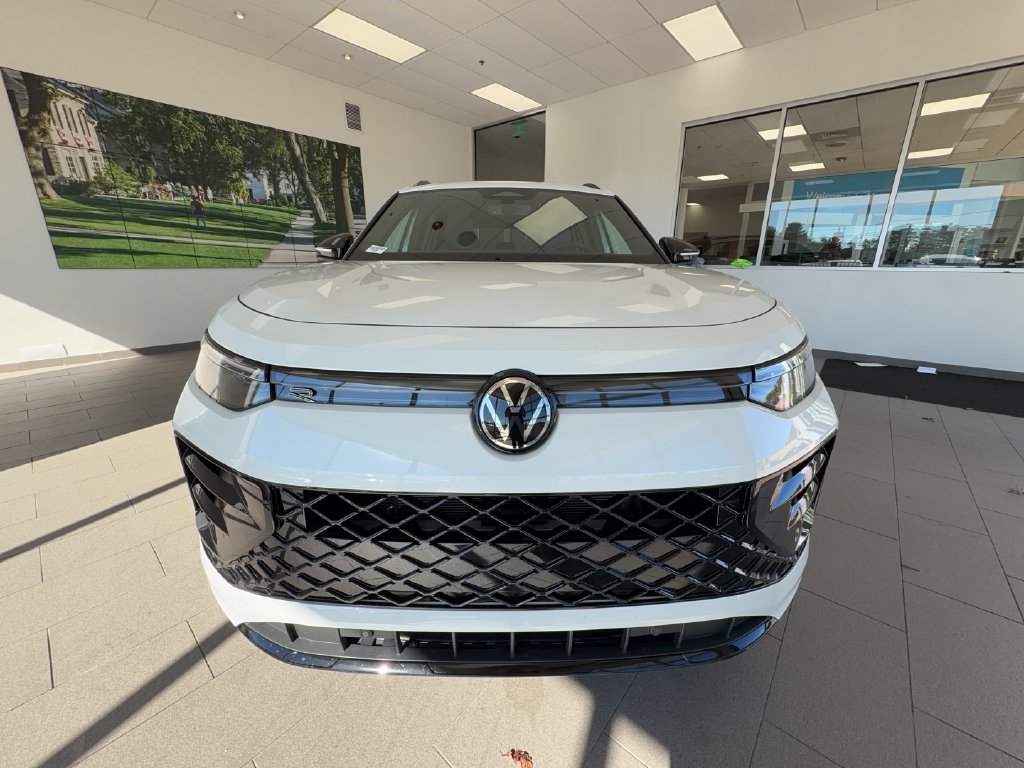 New 2026 Volkswagen Tiguan SE R-Line Black SUV