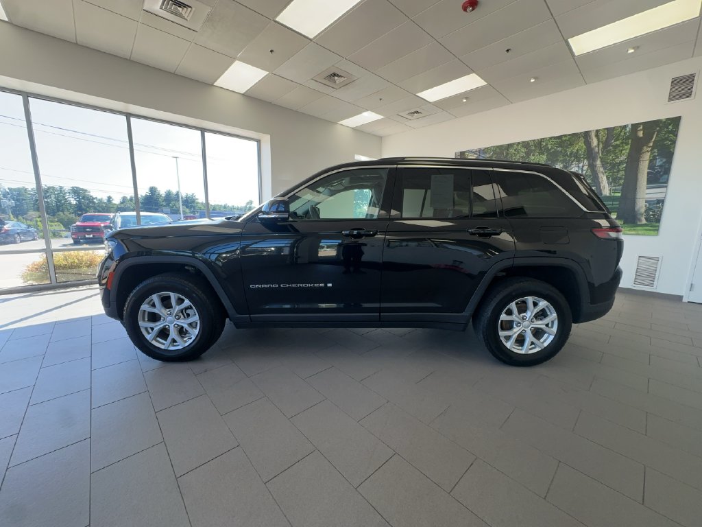 Used 2024 Jeep Grand Cherokee Limited SUV