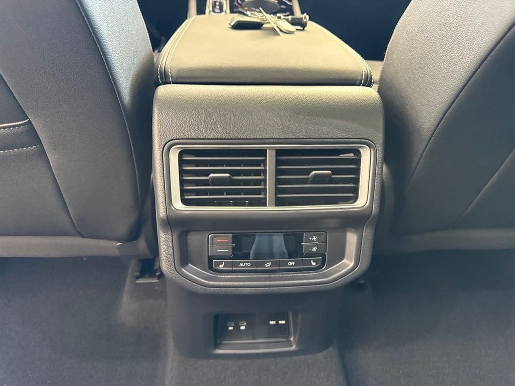 2026 Volkswagen Atlas SEL Premium R-Line - Photo 17