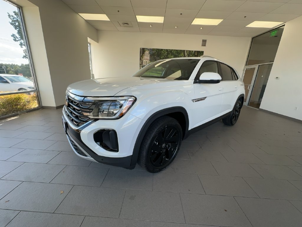 New 2026 Volkswagen Atlas Cross Sport SE w/Technology SUV