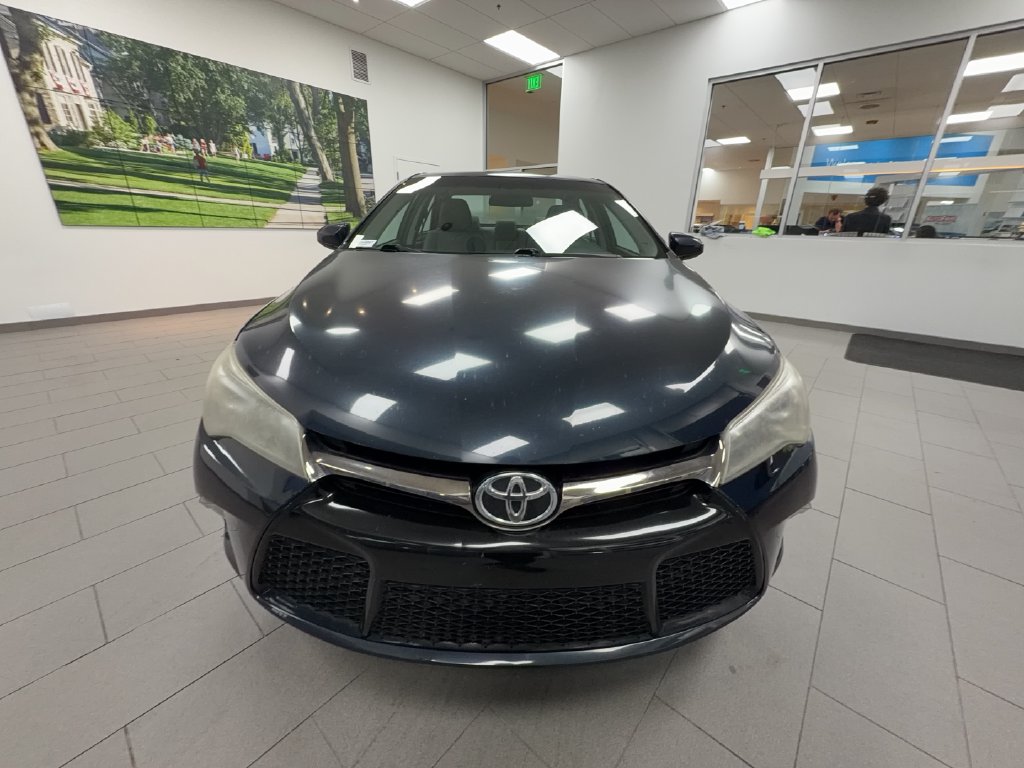 Used 2017 Toyota Camry SE Sedan