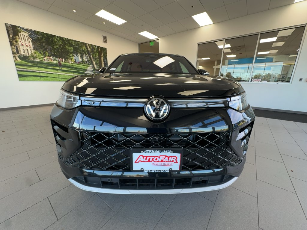 New 2026 Volkswagen Tiguan SEL R-Line Turbo SUV