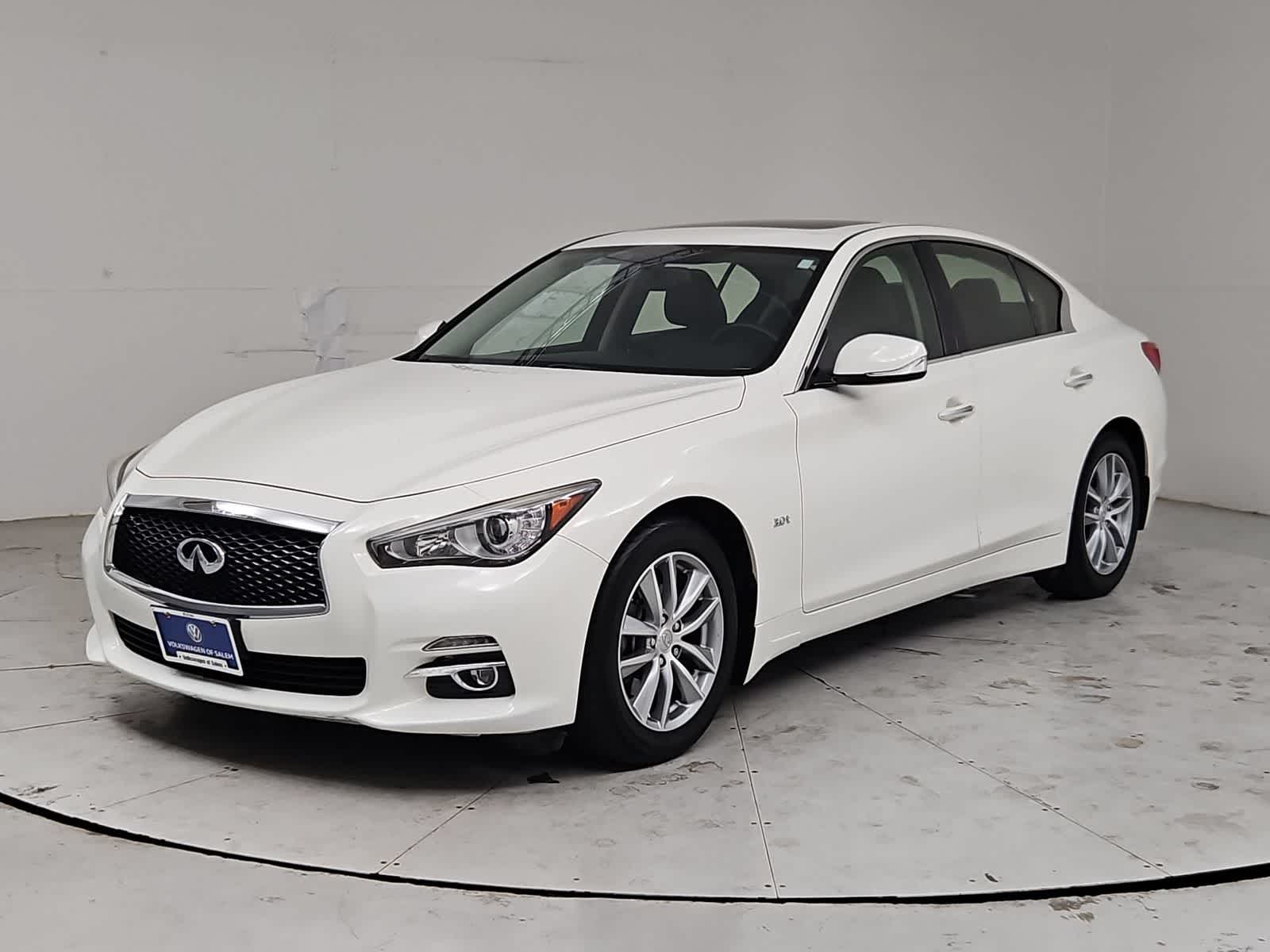 2017 INFINITI Q50