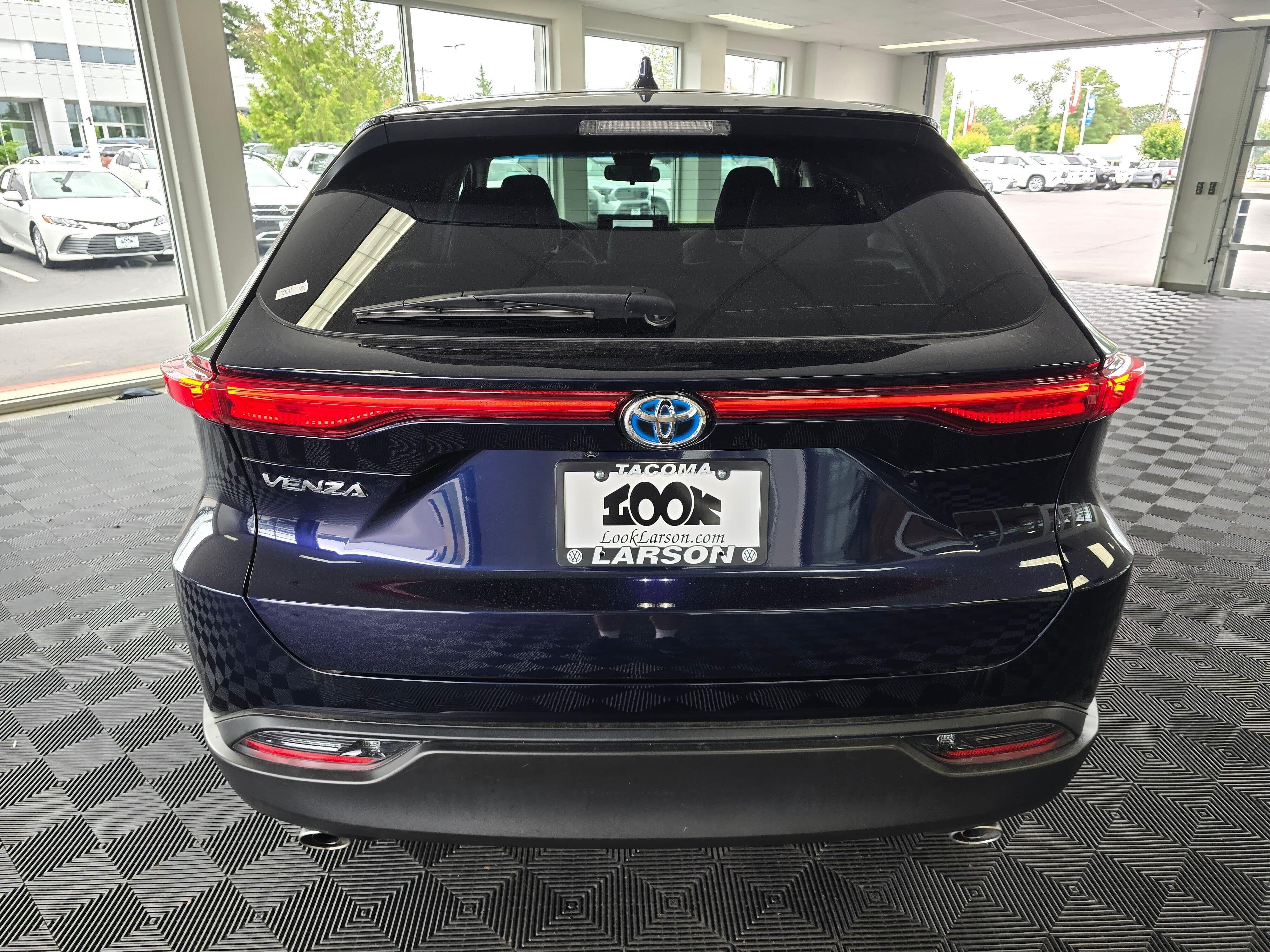 Used 2023 Toyota Venza LE Crossover