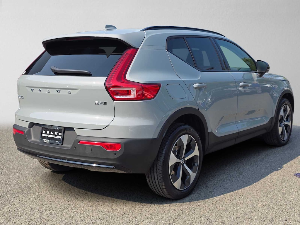 New 2026 Volvo XC40 B5 Plus SUV