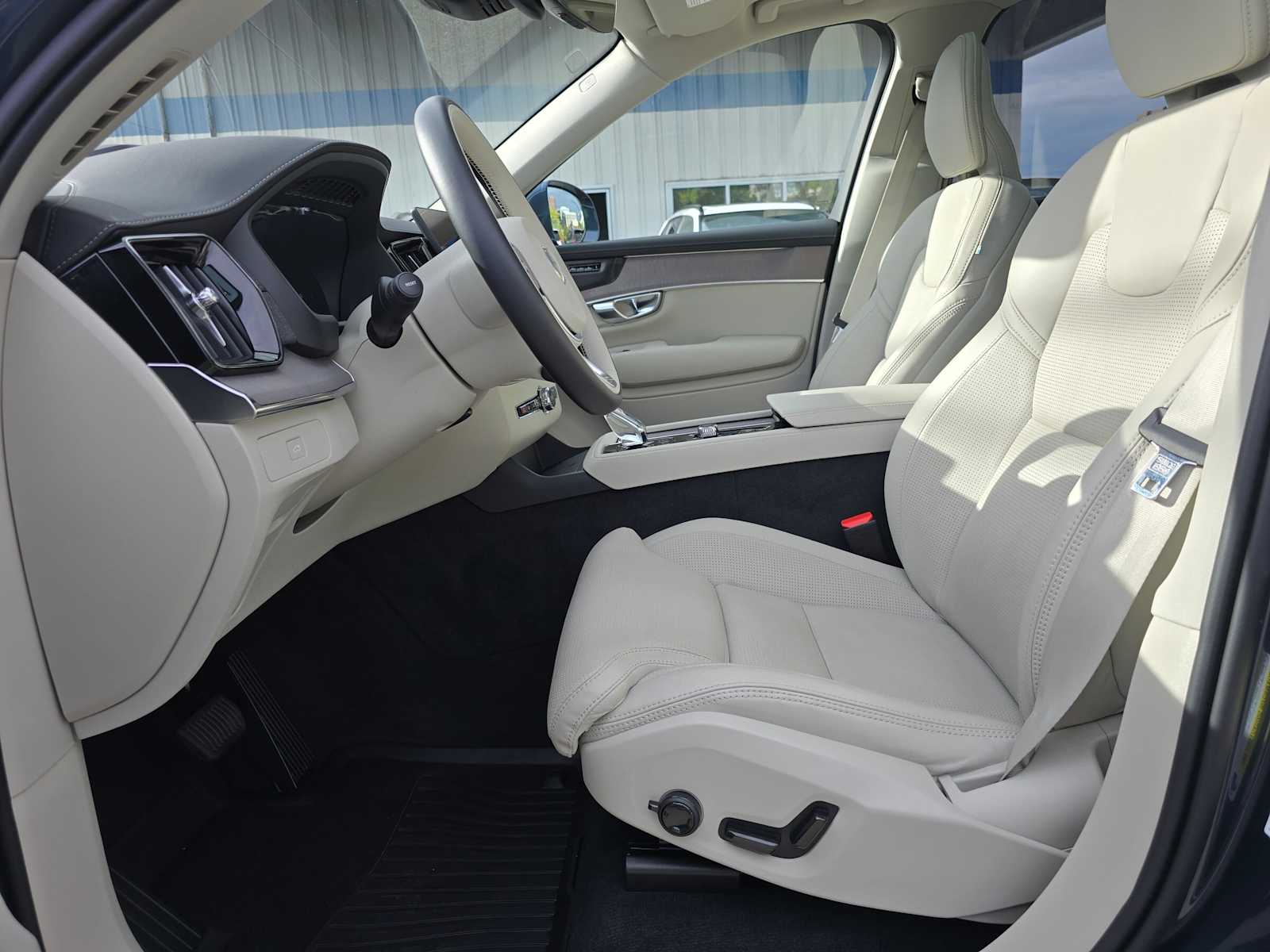 2026 Volvo XC90 Ultra - Photo 20