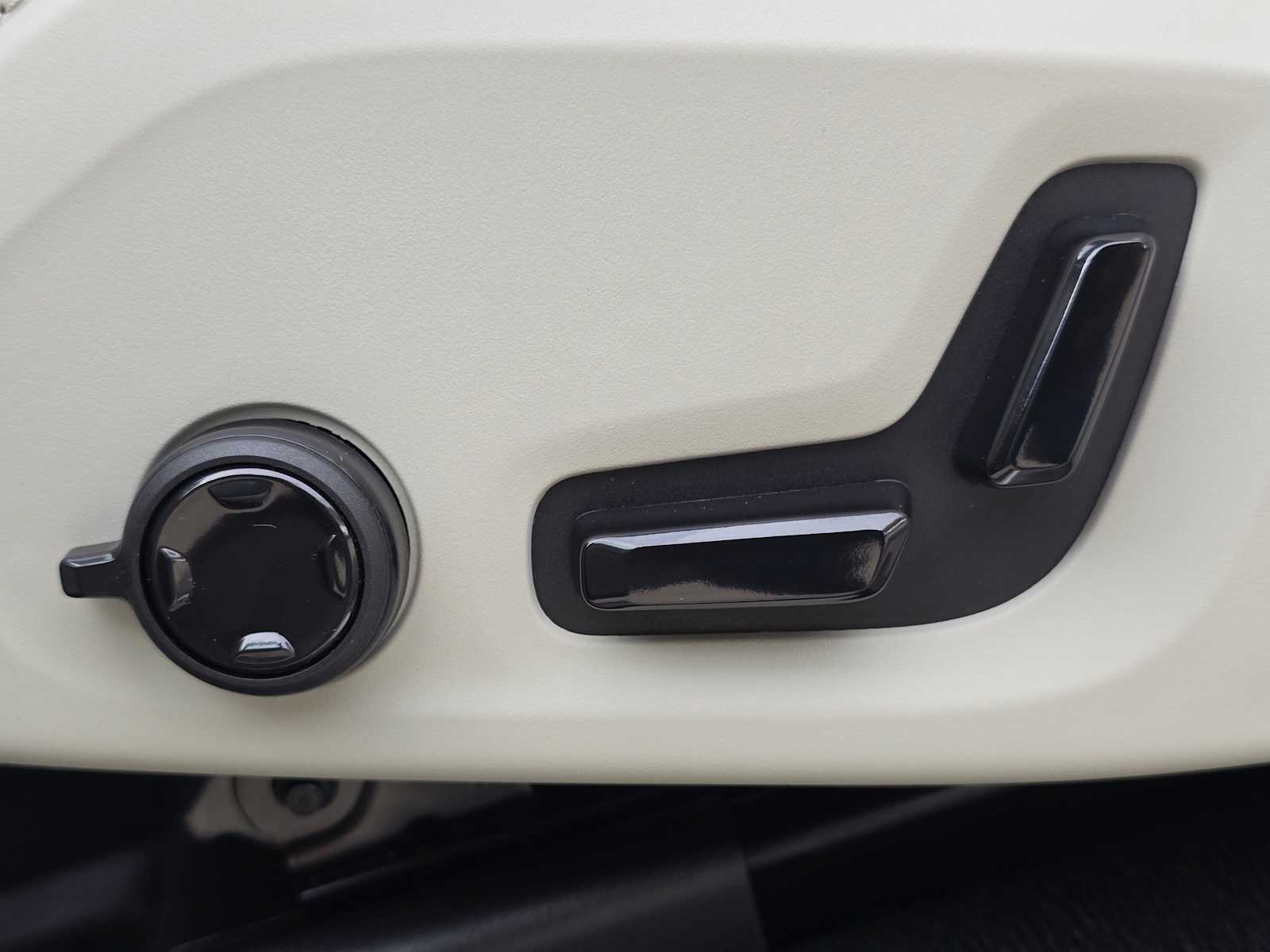 2026 Volvo XC90 Ultra - Photo 23