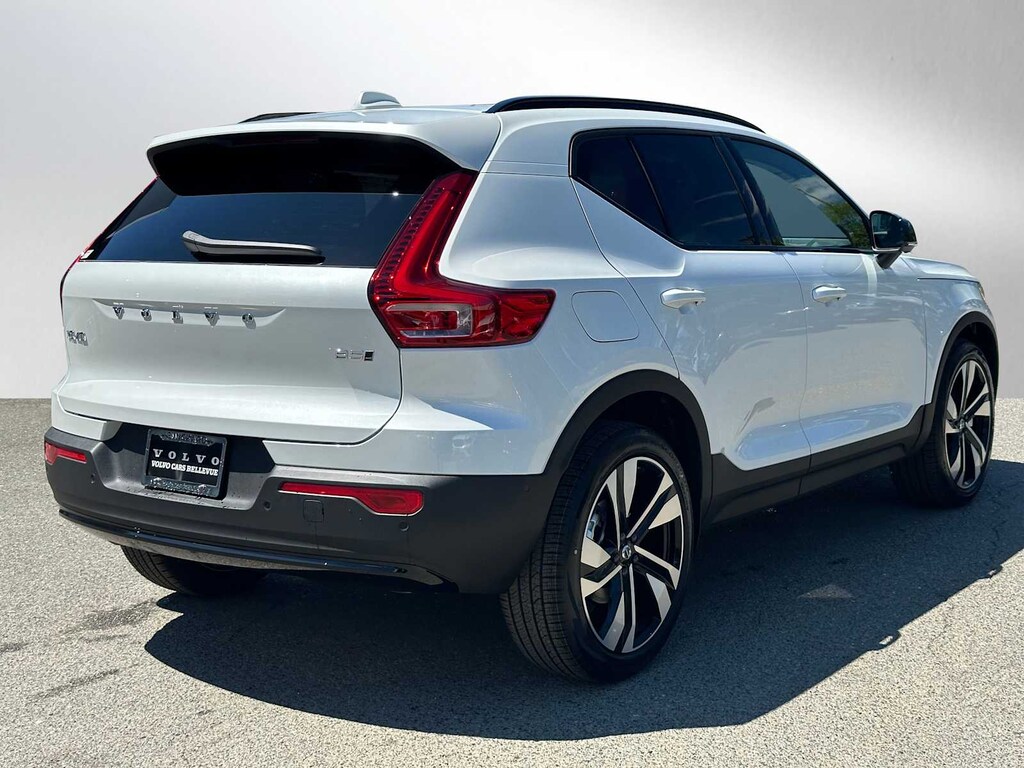 New 2026 Volvo XC40 B5 Plus SUV