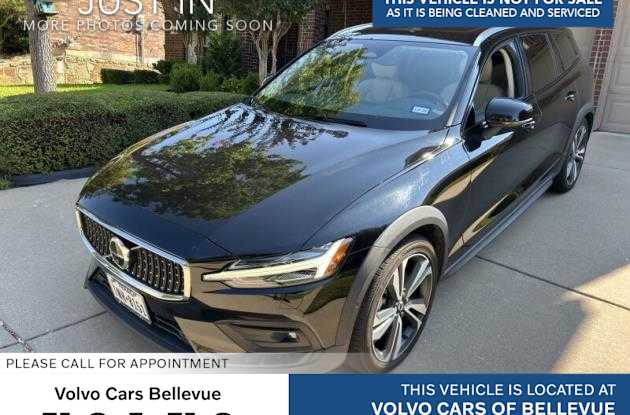 2023 Volvo V60 Cross Country