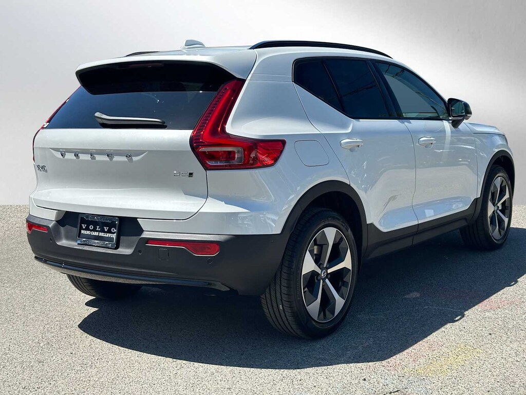 New 2026 Volvo XC40 B5 Plus SUV
