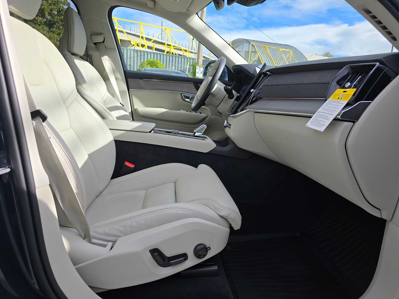 2026 Volvo XC90 Ultra - Photo 10