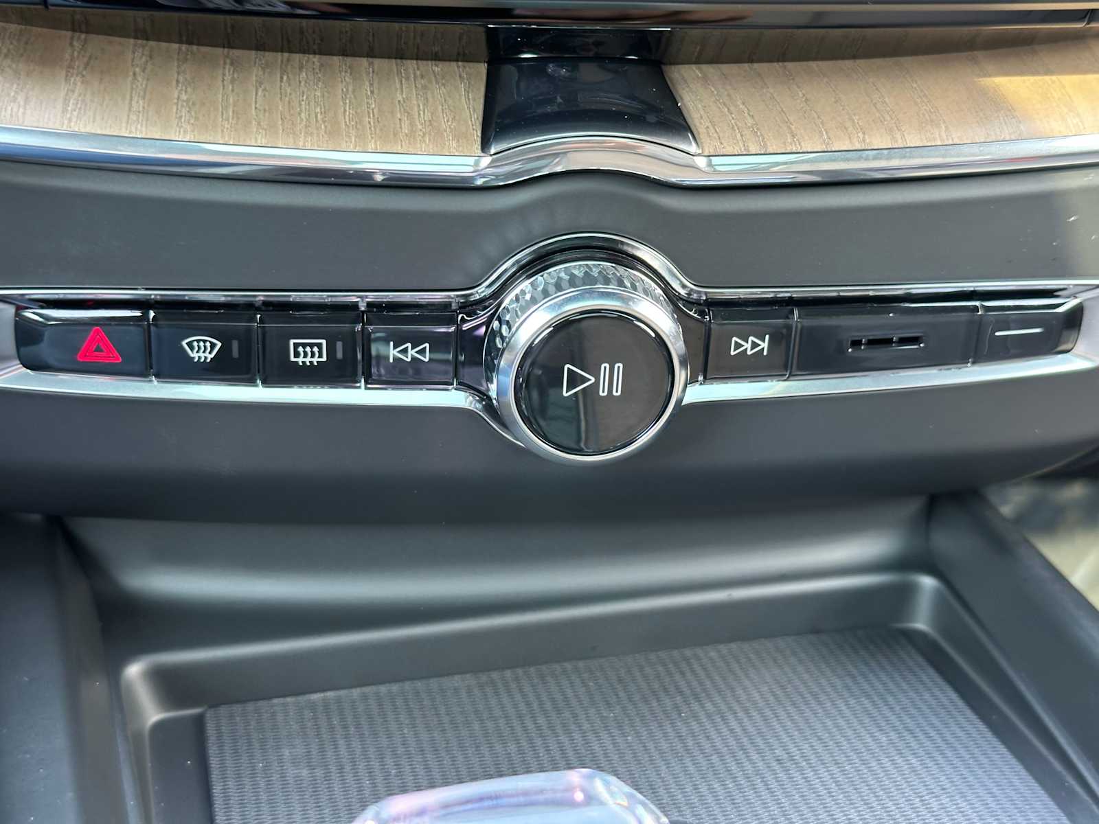 2026 Volvo XC60 Plus - Photo 32