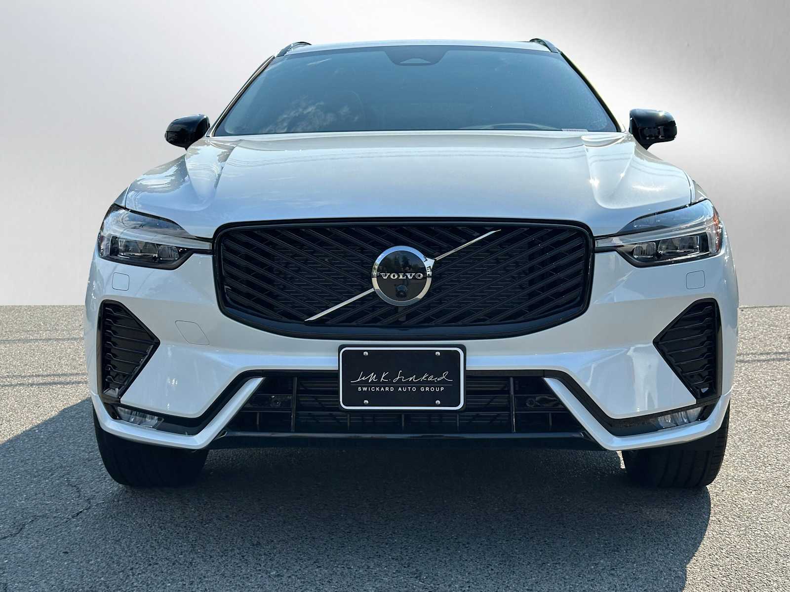 2026 Volvo XC60 Plus - Photo 8