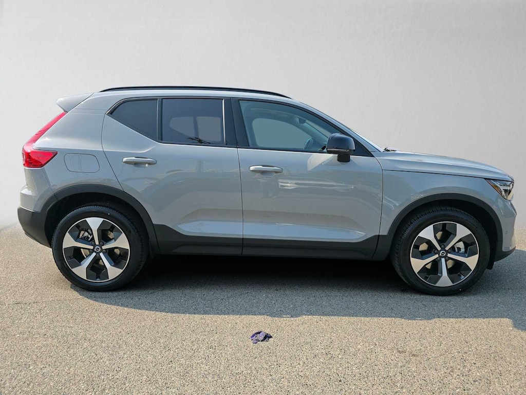 New 2026 Volvo XC40 B5 Plus SUV
