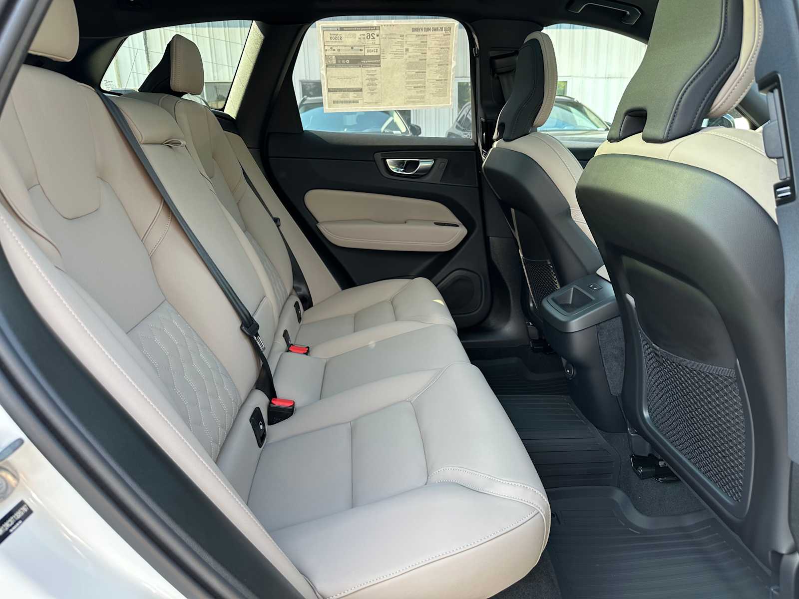 2026 Volvo XC60 Plus - Photo 12