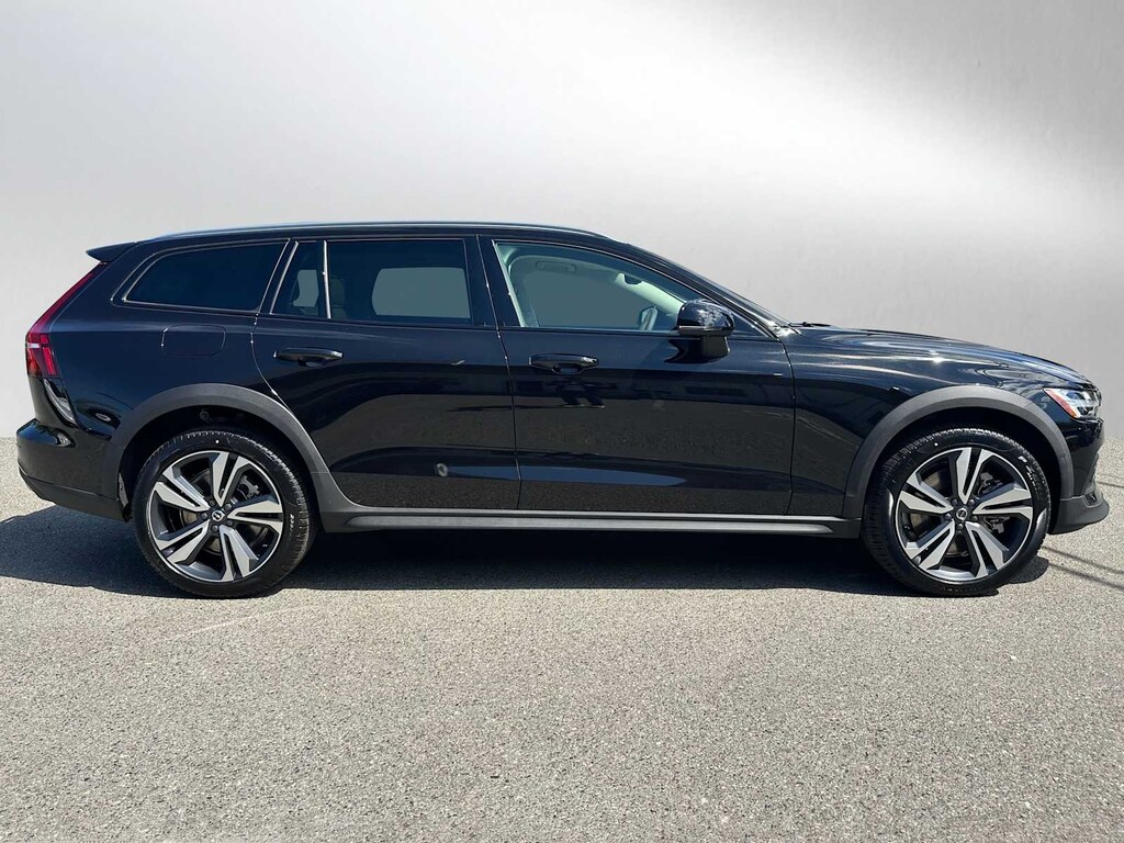 New 2026 Volvo V60 Cross Country B5 Plus Wagon