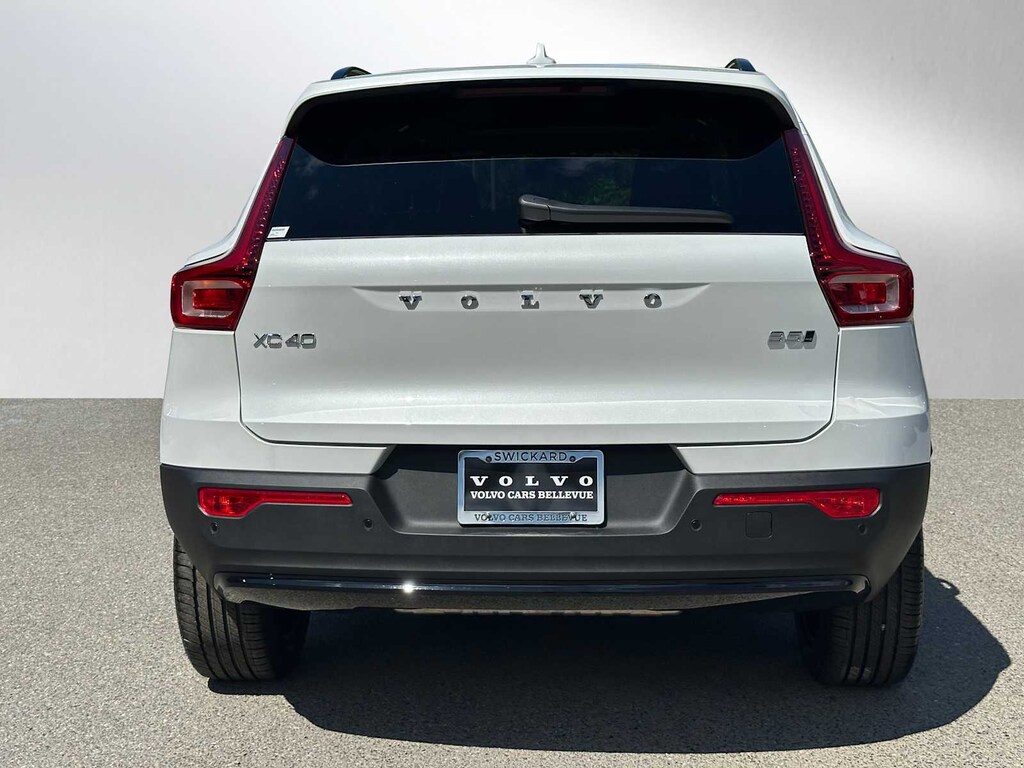 New 2026 Volvo XC40 B5 Plus SUV