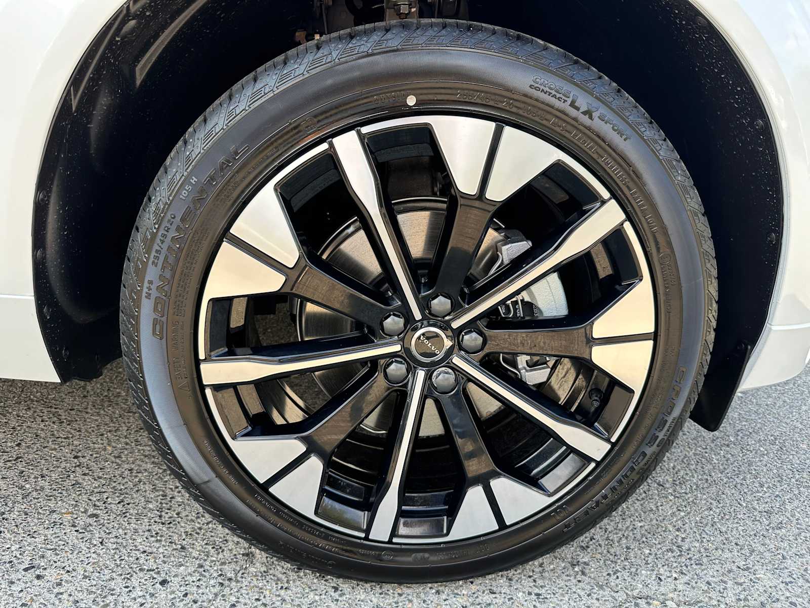 2026 Volvo XC60 Plus - Photo 9