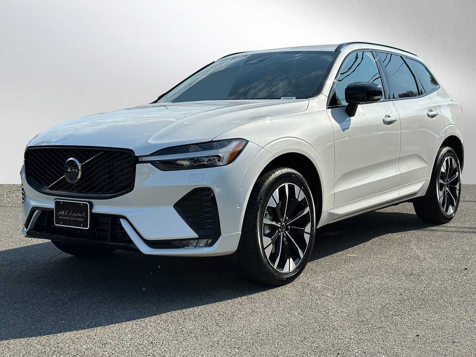 2026 Volvo XC60 Plus - Photo 7