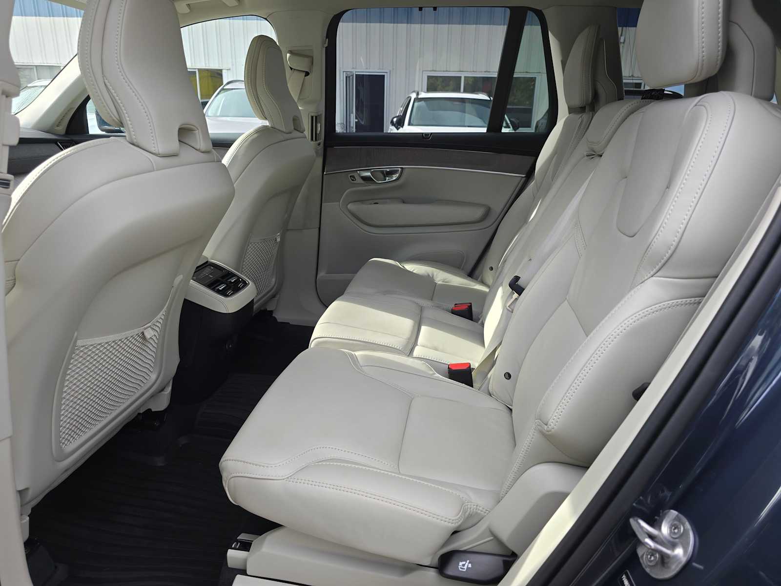 2026 Volvo XC90 Ultra - Photo 15