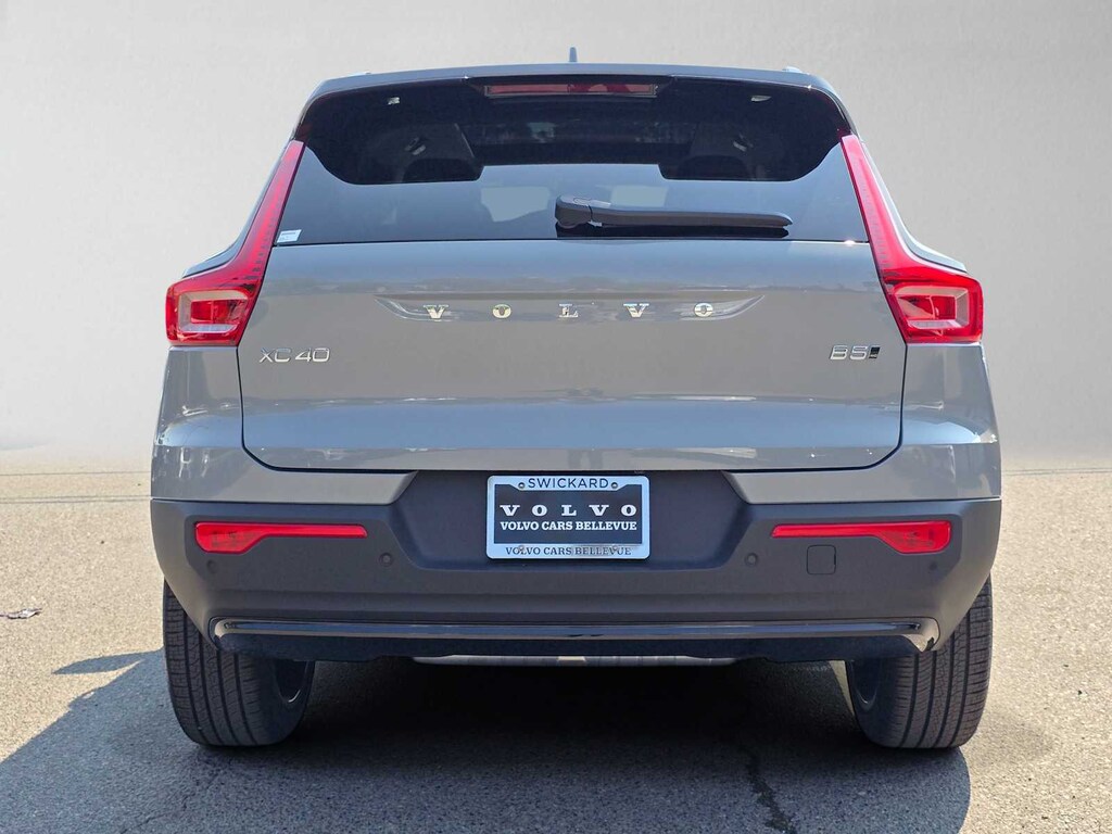 New 2026 Volvo XC40 B5 Ultra SUV