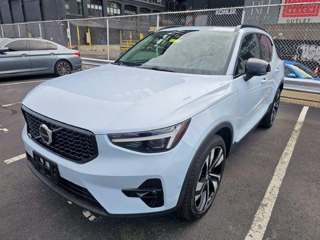 2025 Volvo XC40 Ultra