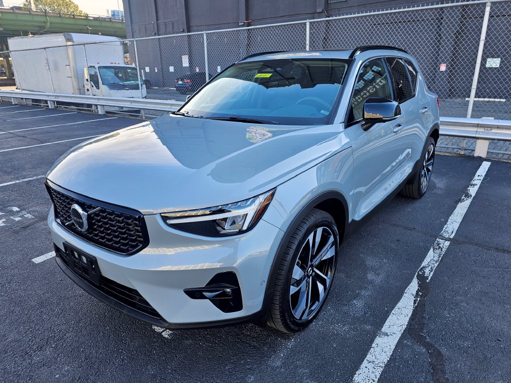 2024 Volvo XC40