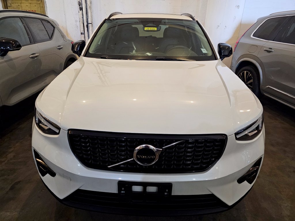 2024 Volvo XC40 Plus