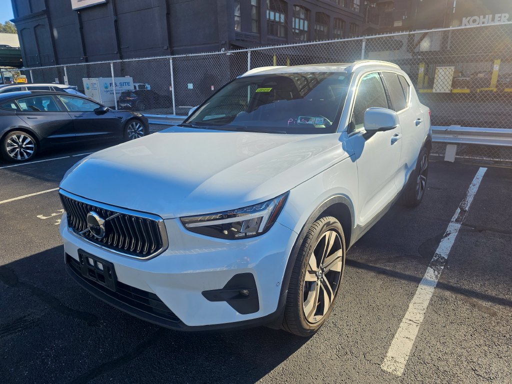 2024 Volvo XC40