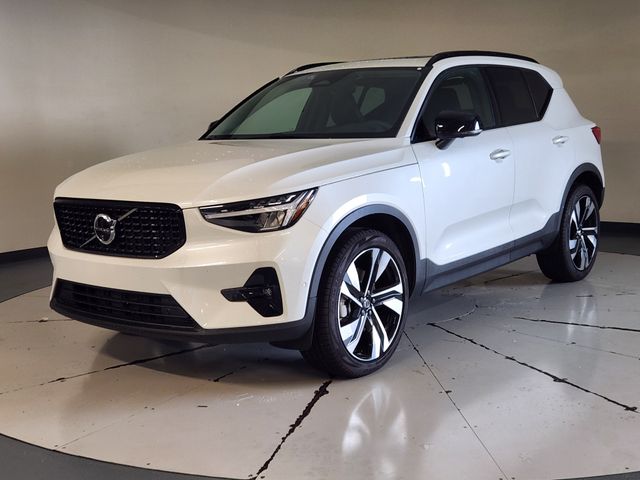 2026 Volvo XC40