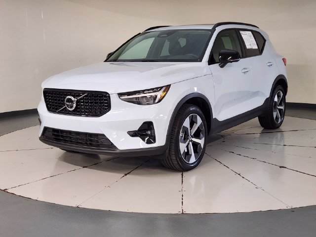 2026 Volvo XC40