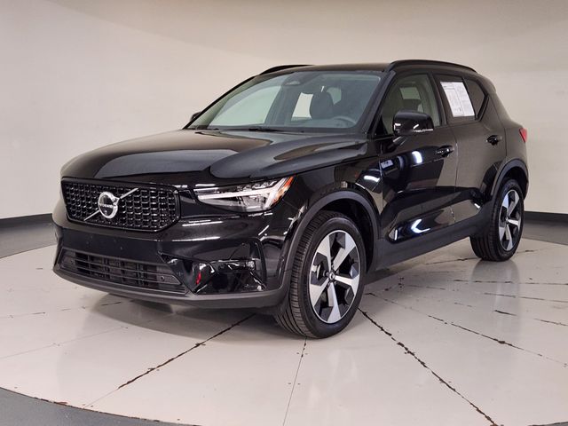2026 Volvo XC40