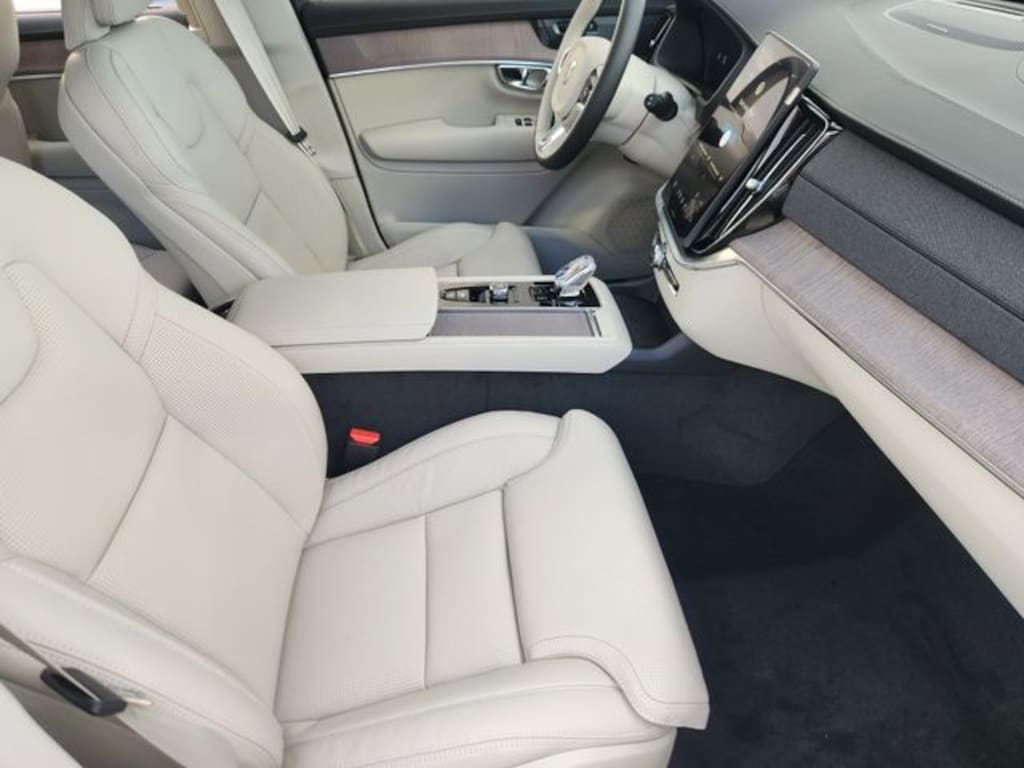 New 2026 Volvo XC90 B6 Ultra 7-Seater SUV