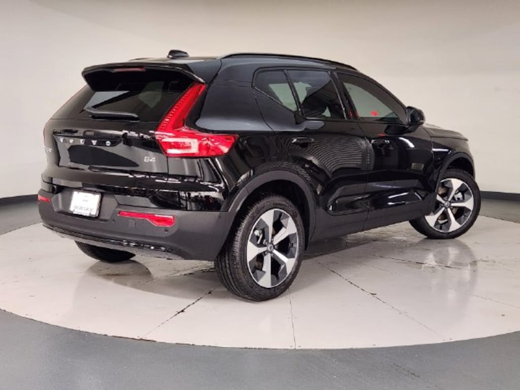 New 2026 Volvo XC40 B4 Plus SUV