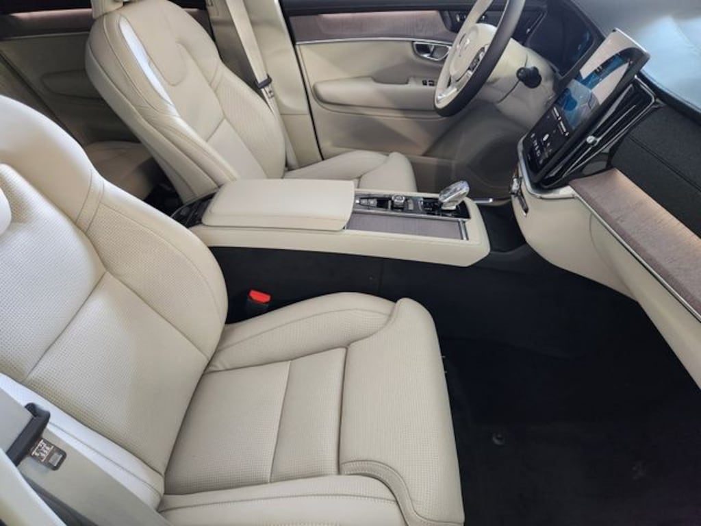 New 2026 Volvo XC90 plug-in hybrid T8 Ultra 7-Seater SUV