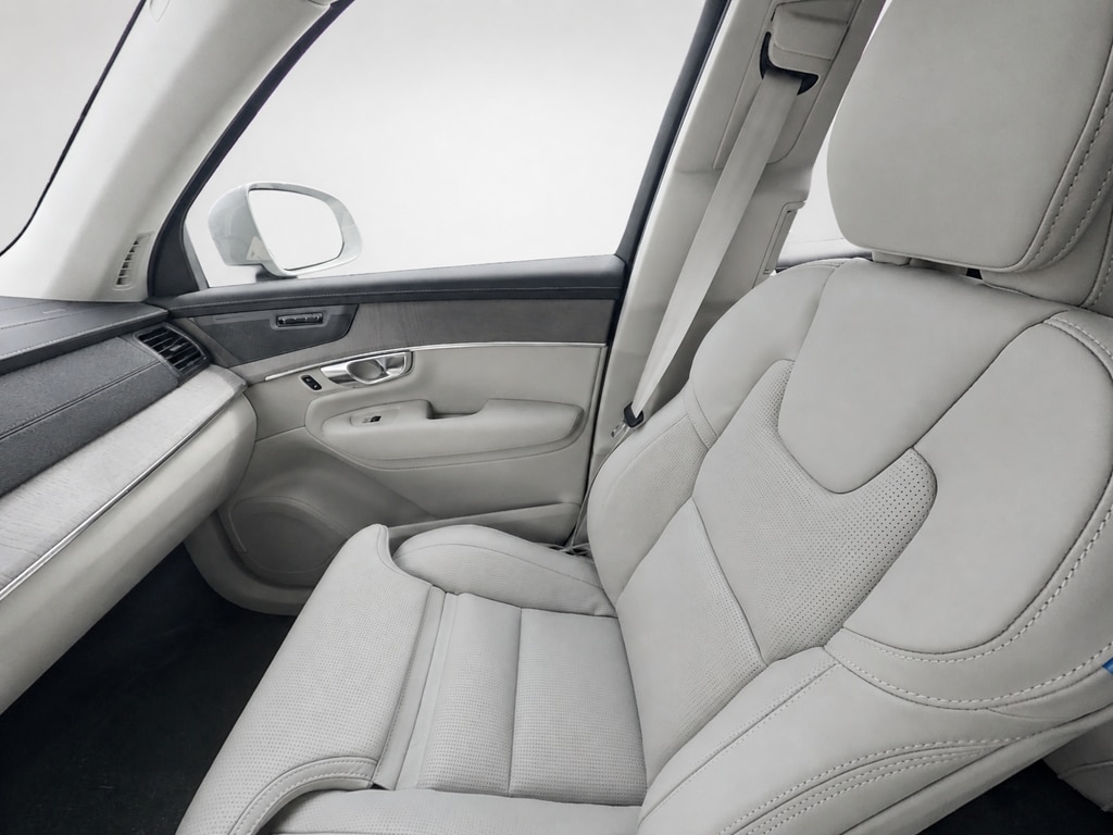 2026 Volvo XC90 Ultra - Photo 14