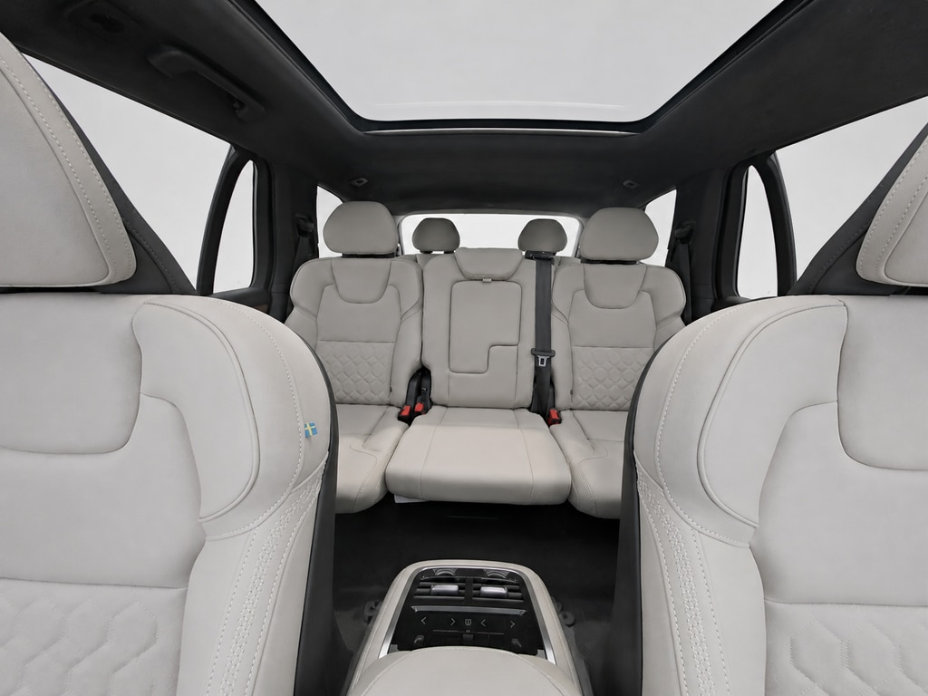 2026 Volvo XC90 Plus - Photo 15