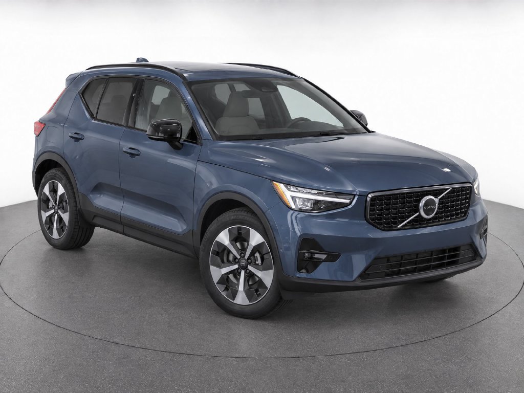 New 2026 Volvo XC40 B5 Plus SUV