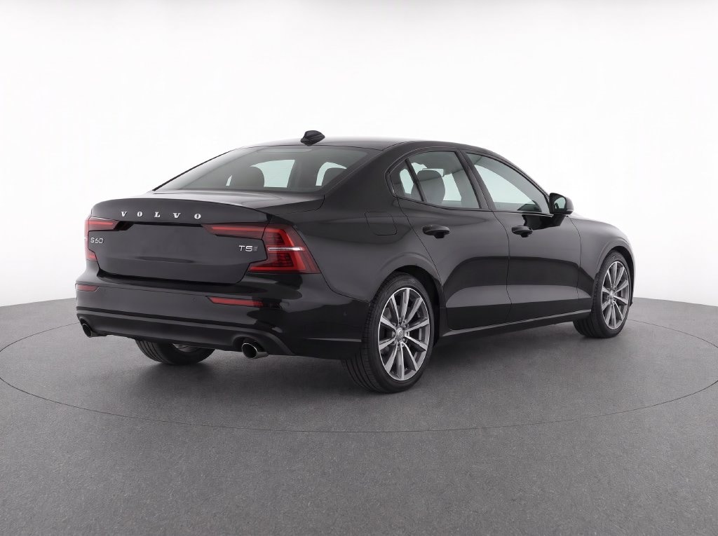 Used 2020 Volvo S60 T5 Momentum Sedan