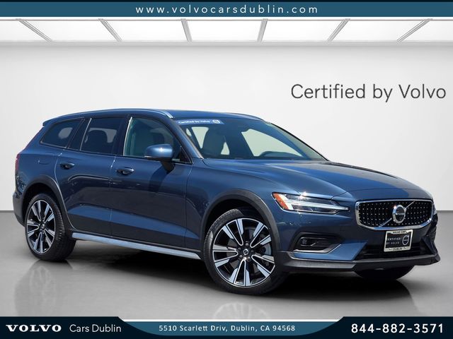2025 Volvo V60 Cross Country