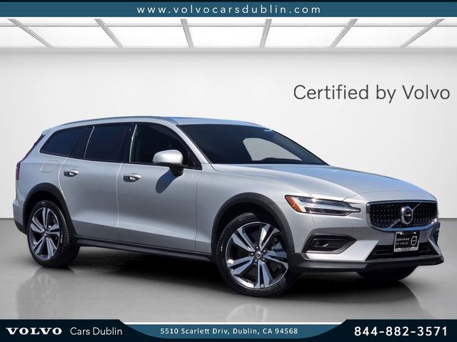 2025 Volvo V60 Cross Country