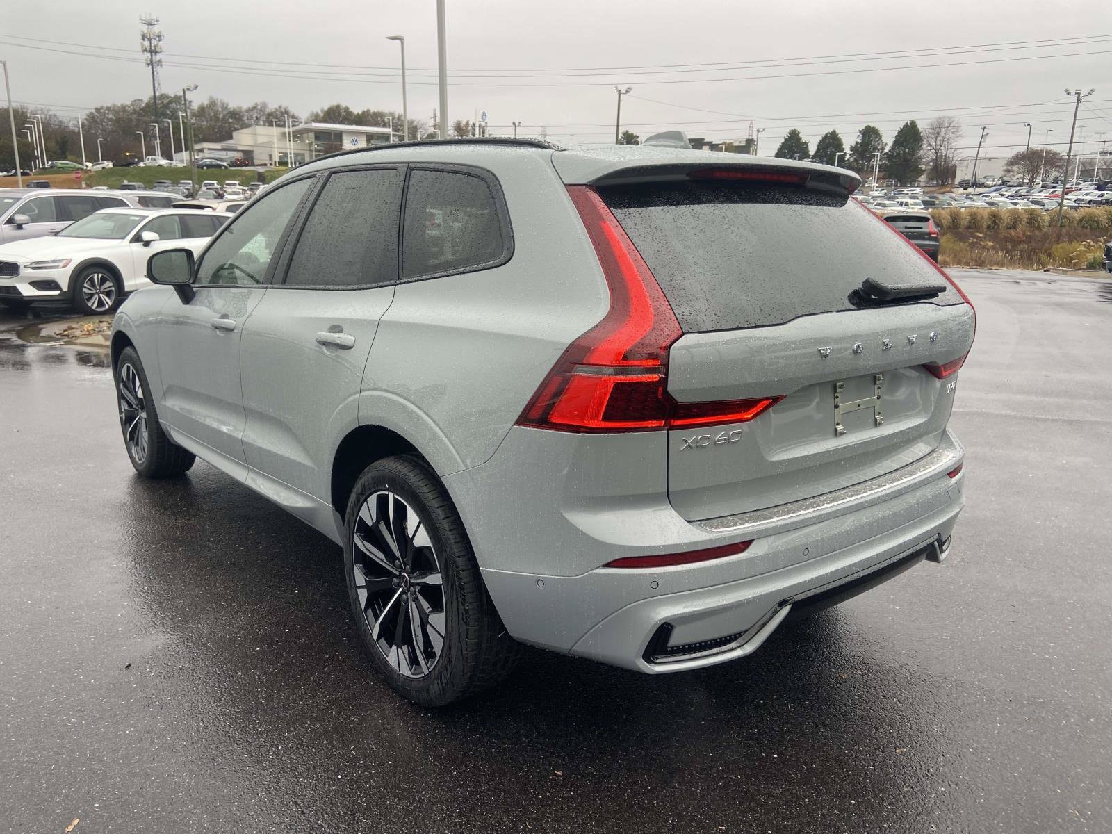 2026 Volvo XC60 Plus - Photo 7