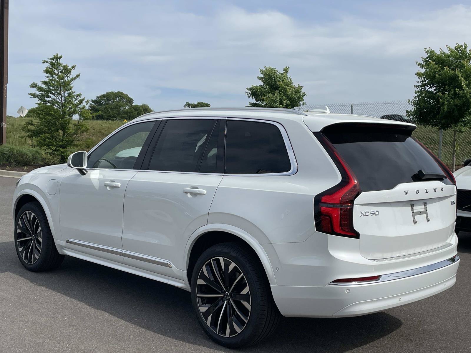 New 2026 Volvo XC90 plug-in hybrid T8 Plus 7-Seater SUV