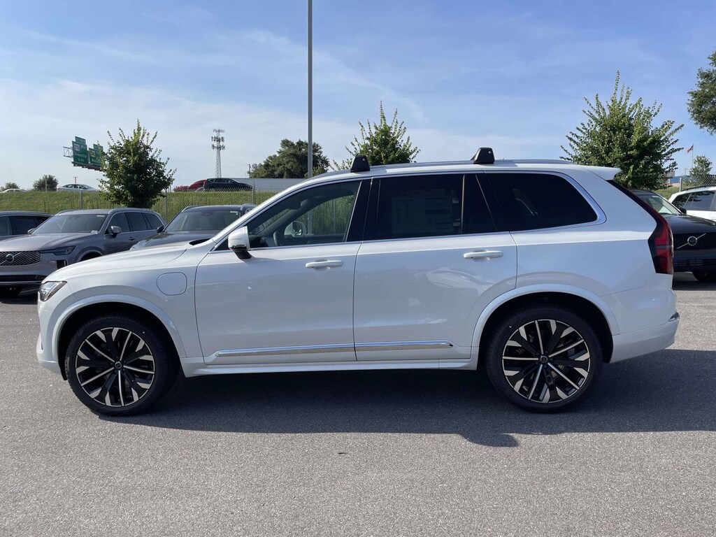 New 2026 Volvo XC90 plug-in hybrid T8 Core SUV