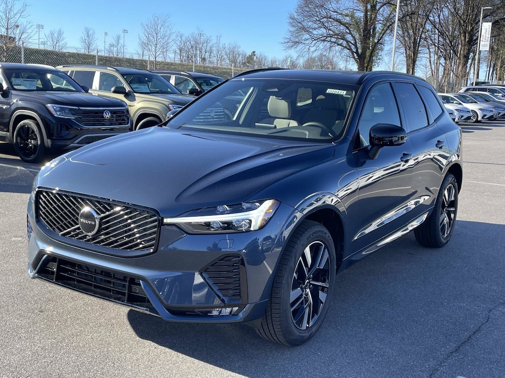 New 2026 Volvo XC60 B5 Core SUV